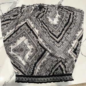 White House Black market short/split sleeve Sz S